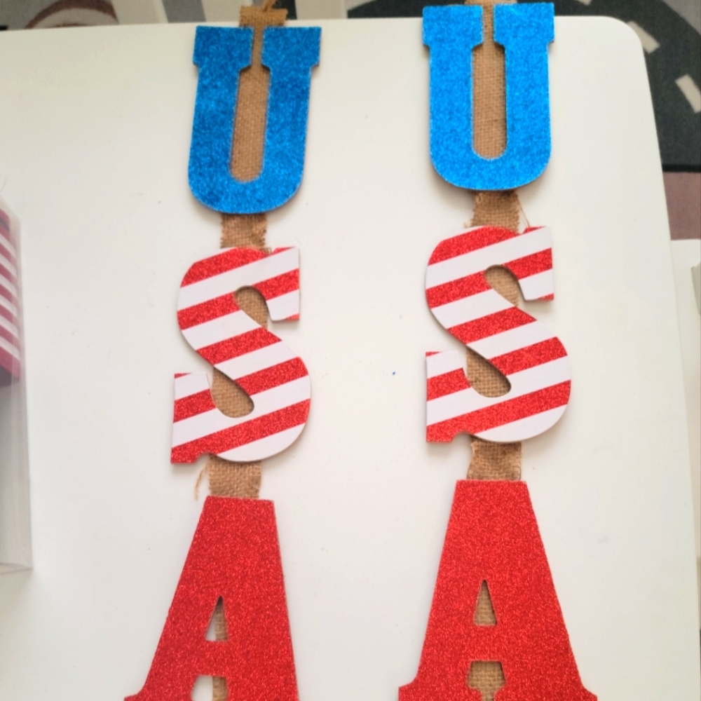 set of 2 USA accent like new